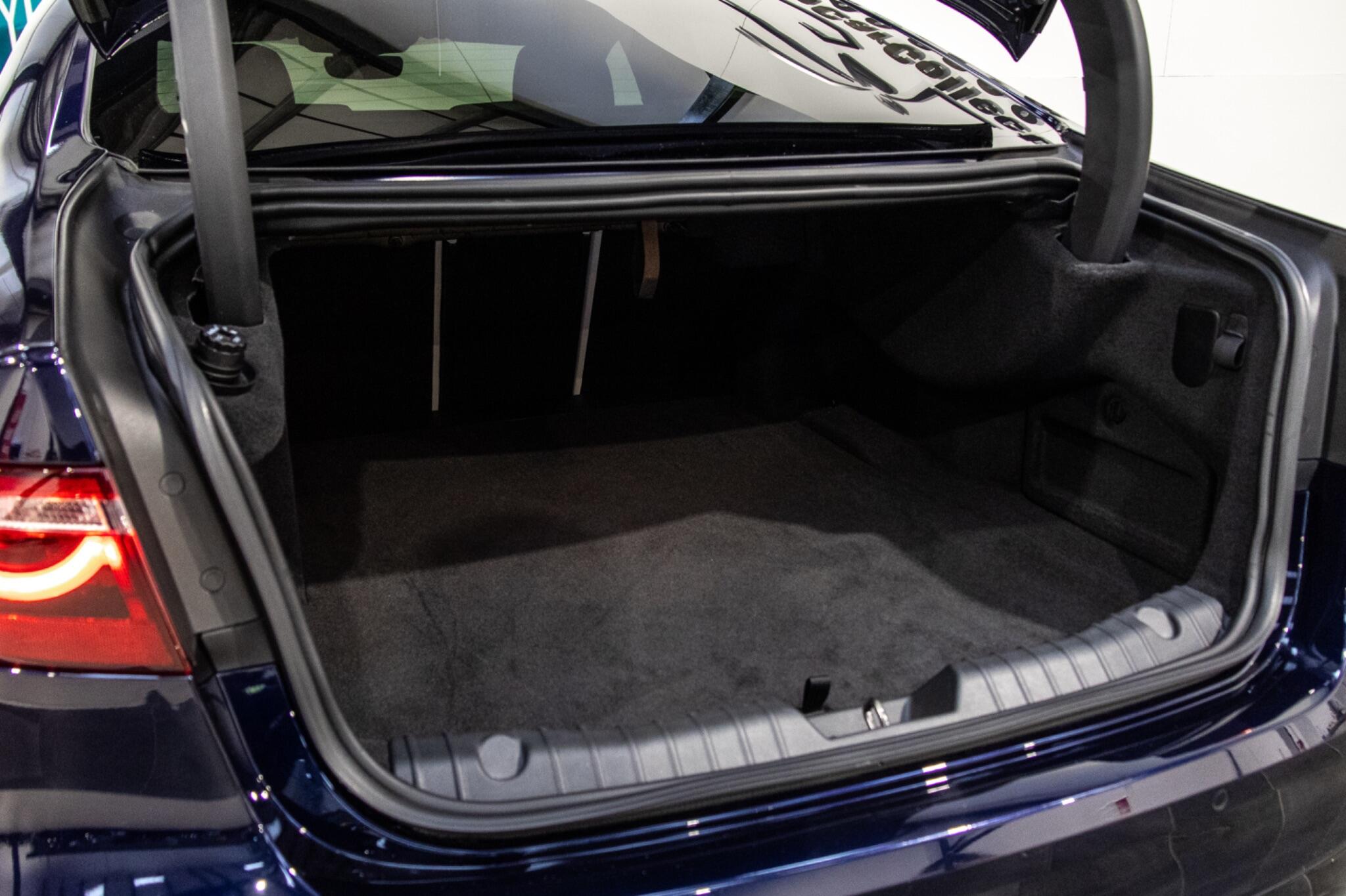 Jaguar XF view 9