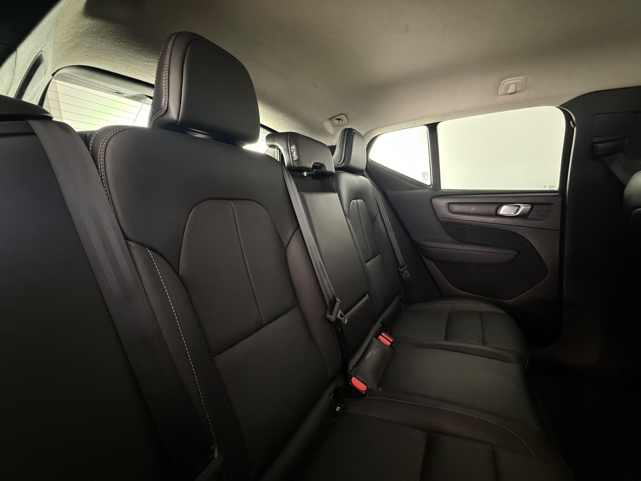 Volvo XC40 view 33