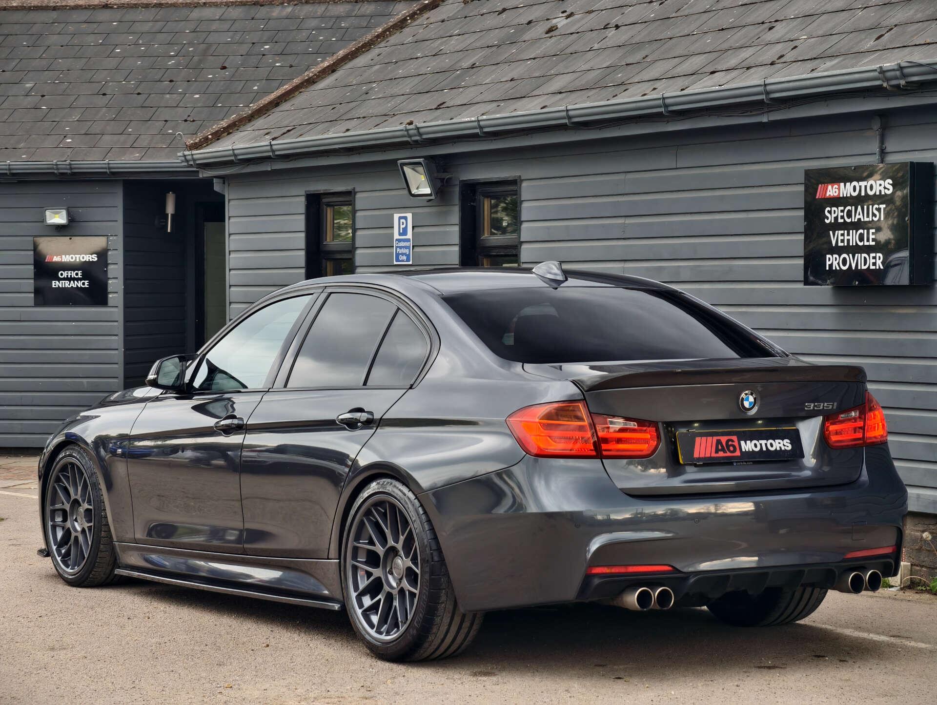 BMW 3 Series view 17