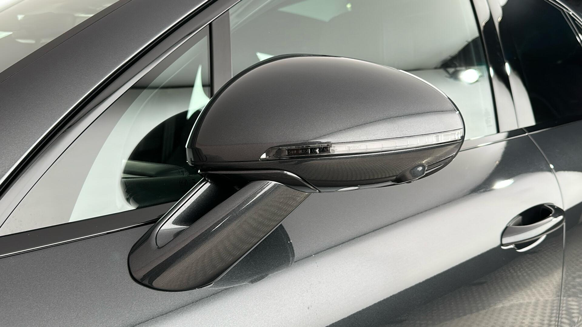Porsche Macan view 11
