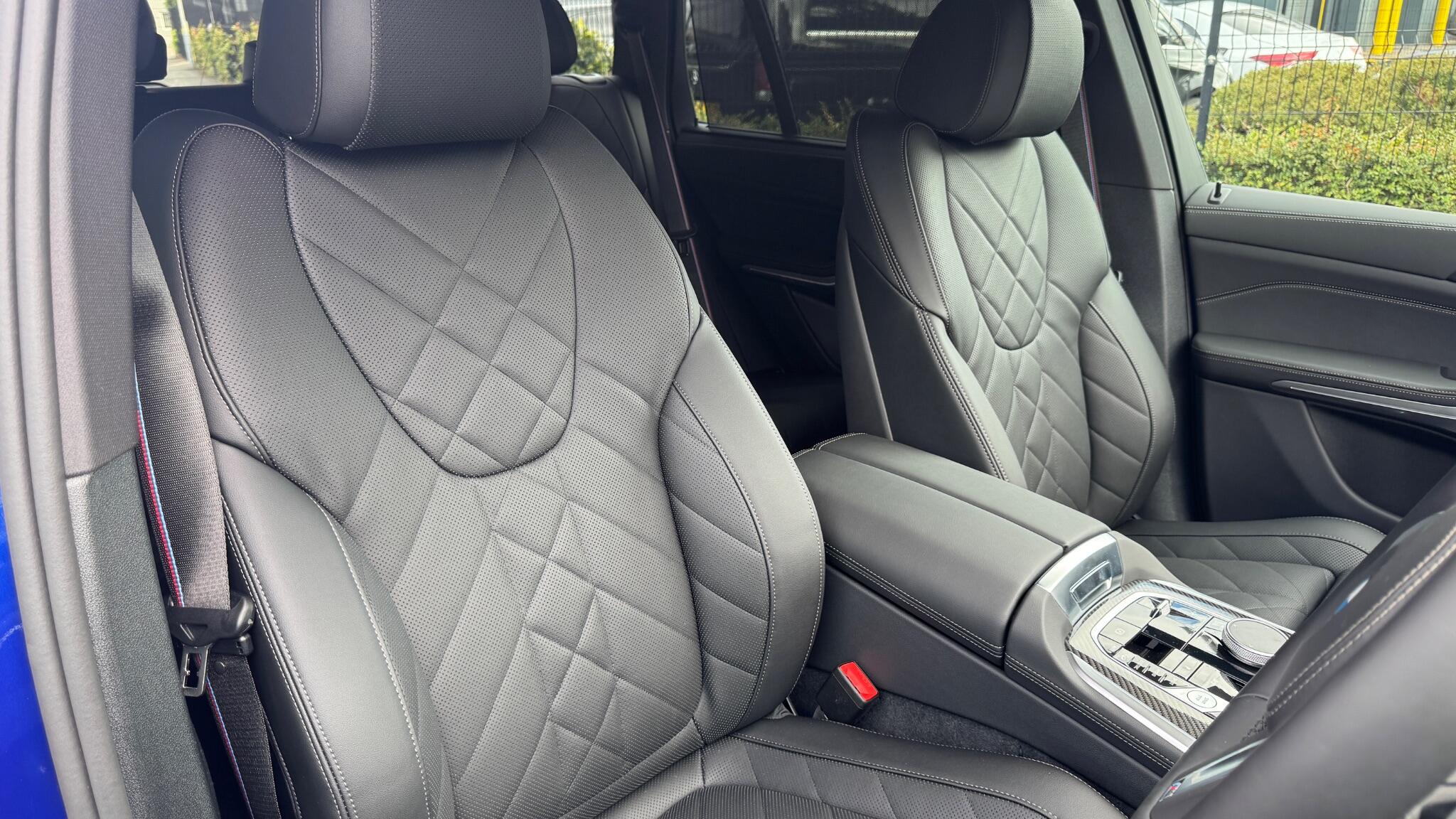 BMW X5 view 13