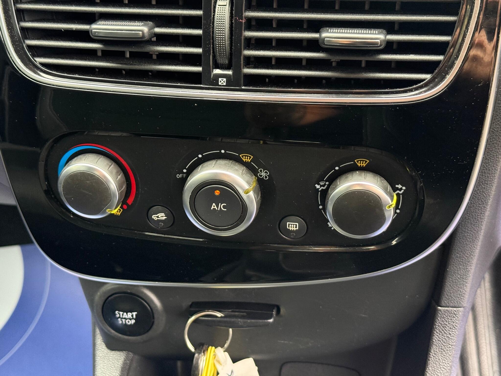 Renault Clio view 28