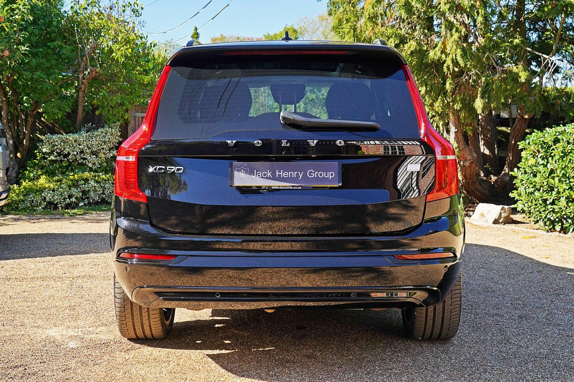 Volvo XC90 view 4