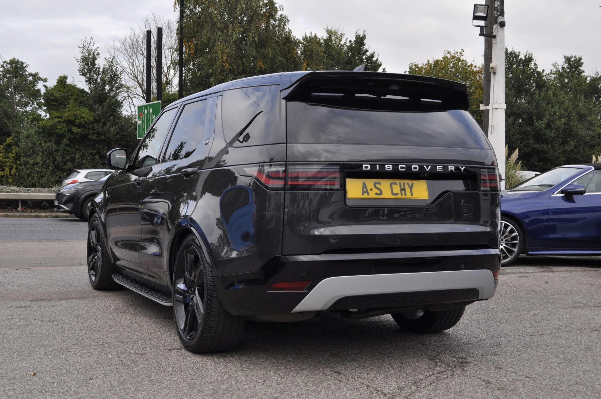 Land Rover Discovery view 5