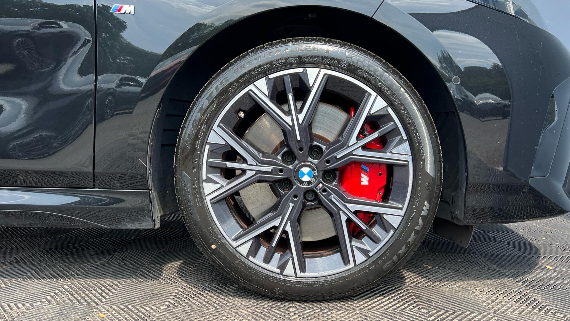 BMW 1 Series view 14
