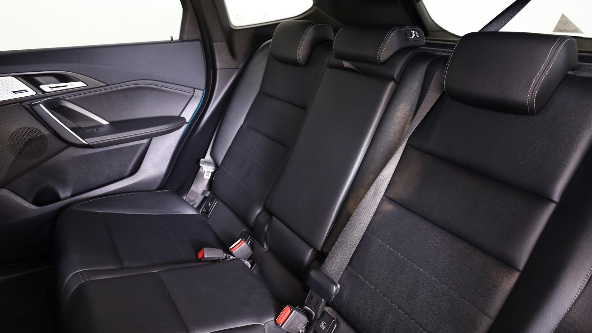 BMW iX1 view 12