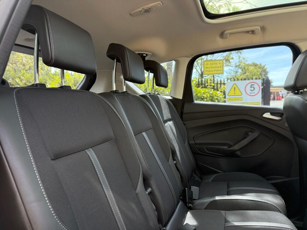 Ford C-Max view 29