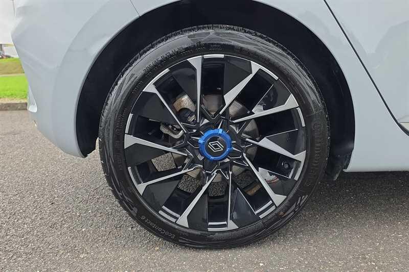 Renault Clio view 39