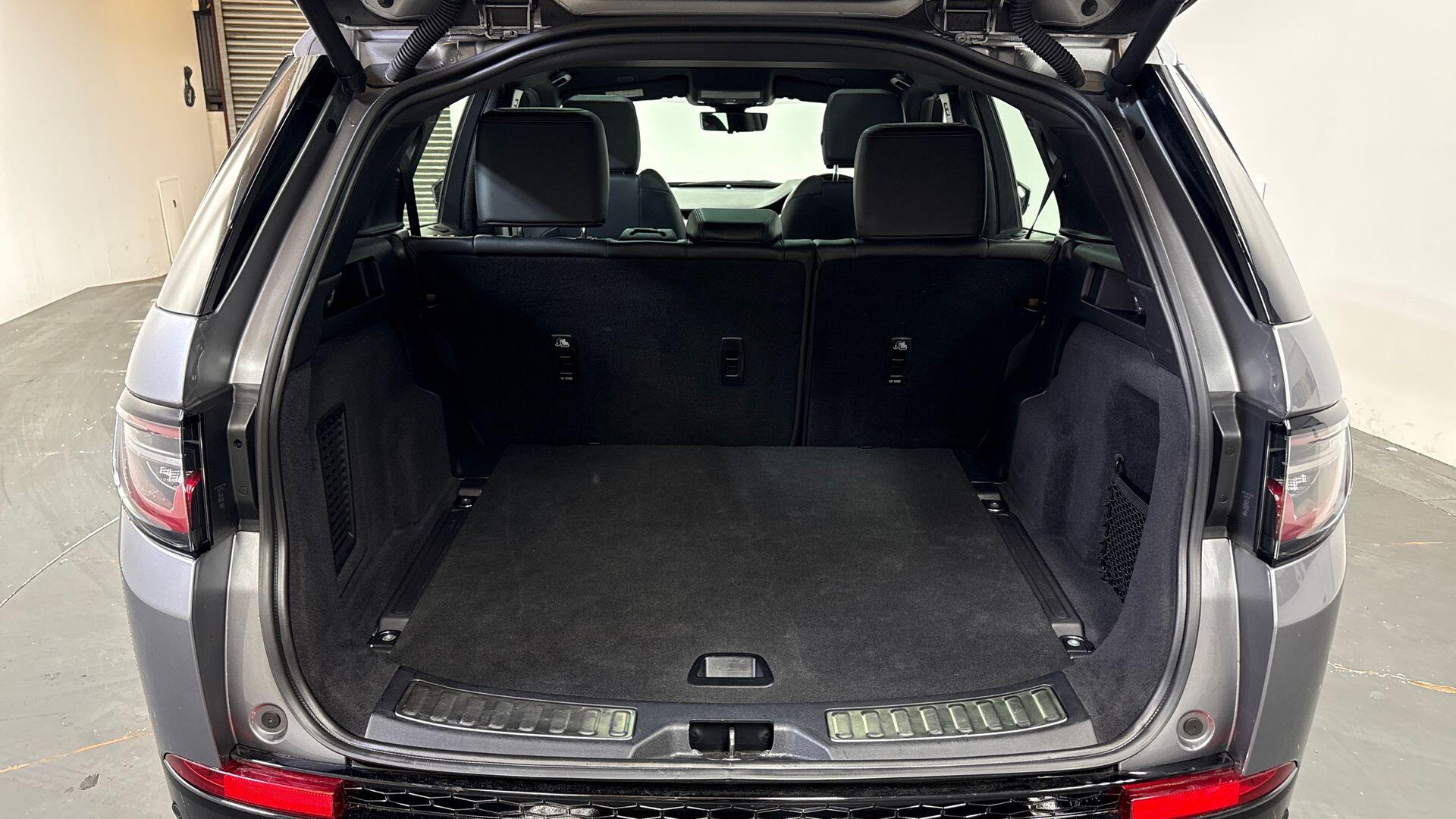 Land Rover Discovery Sport view 10
