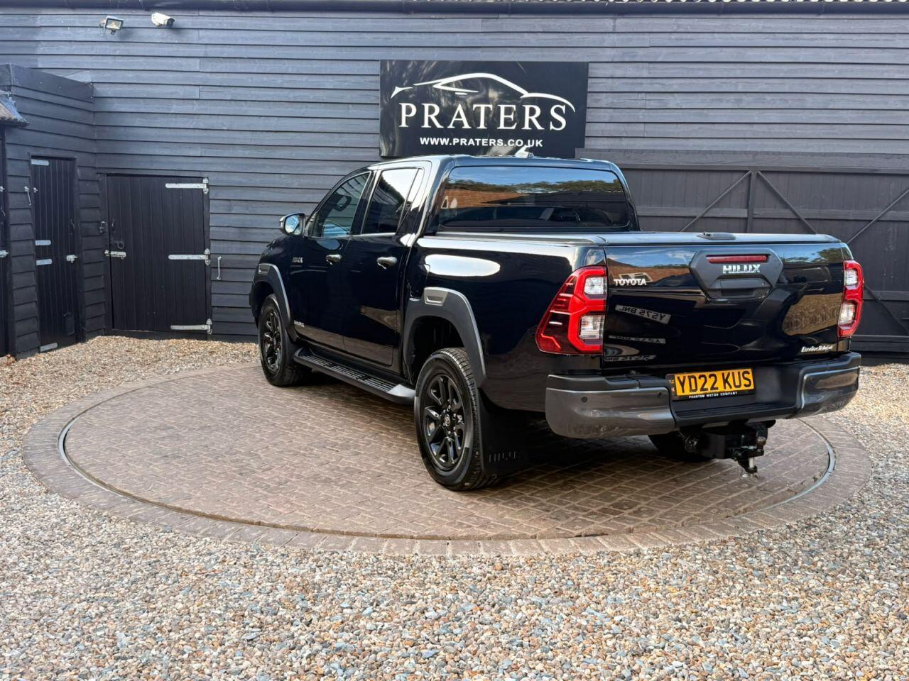 Toyota Hilux view 27