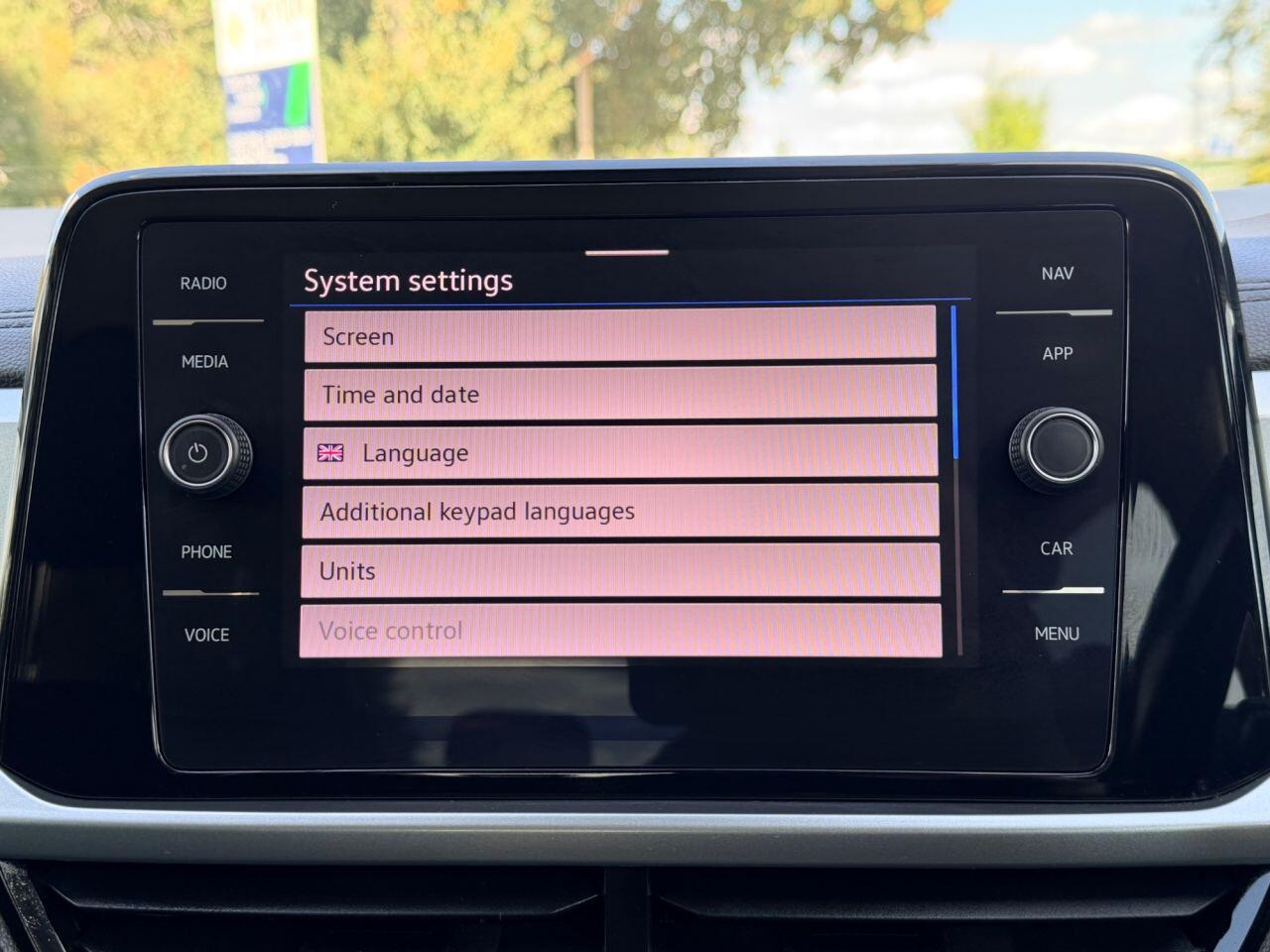 Volkswagen T-Roc view 49