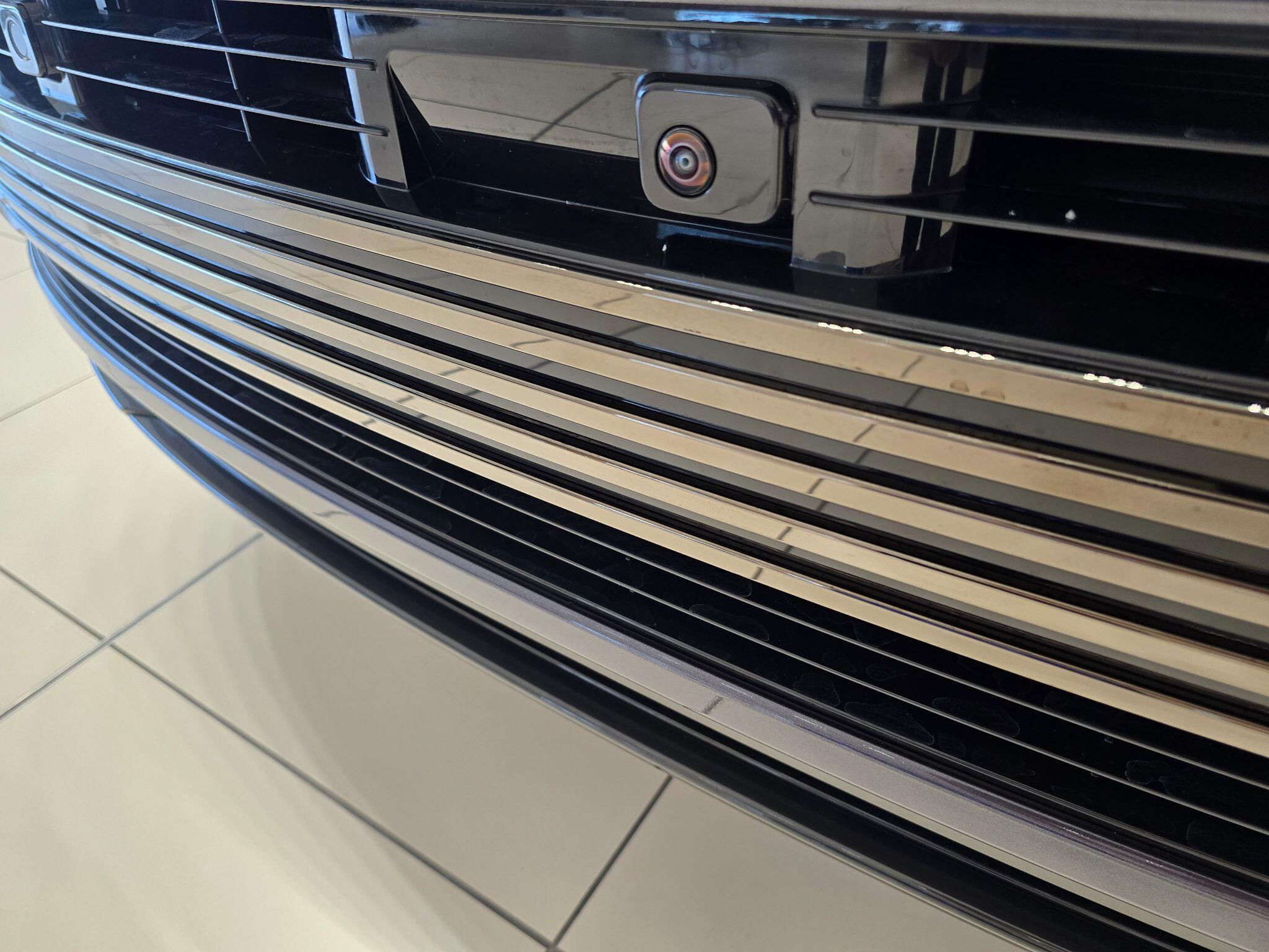 Land Rover Range Rover view 50