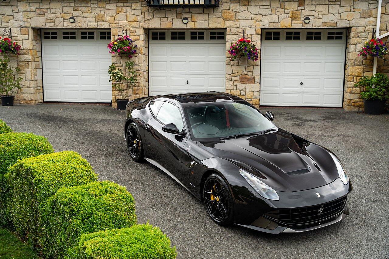 Ferrari F12 view 106