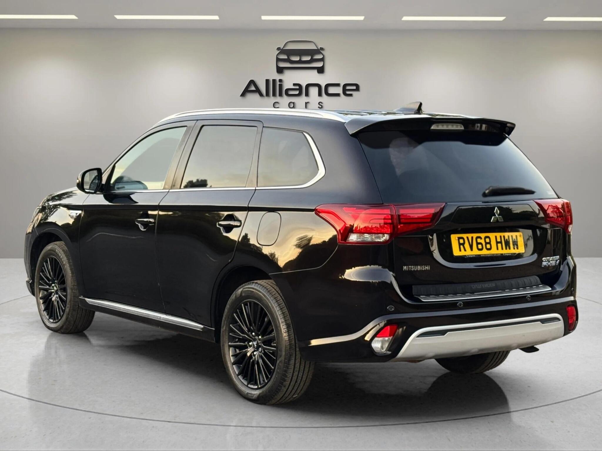 Mitsubishi Outlander view 67