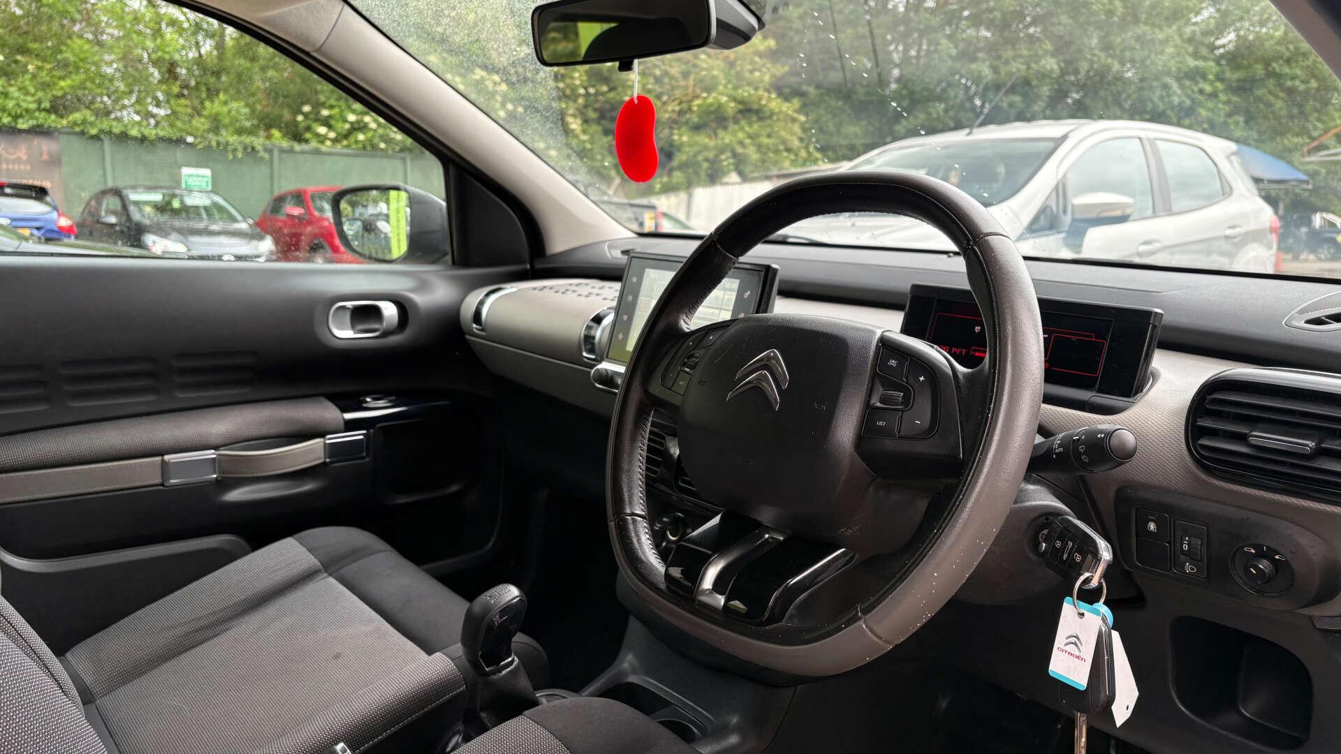 Citroen C4 Cactus view 7