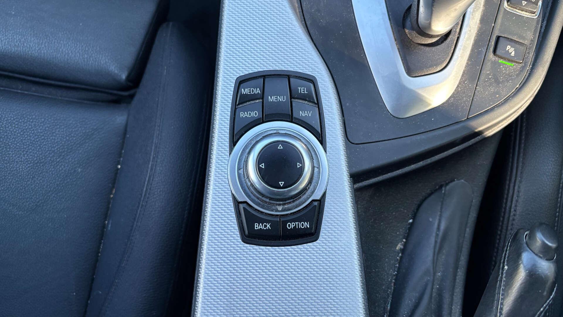 BMW 3 Series view 32