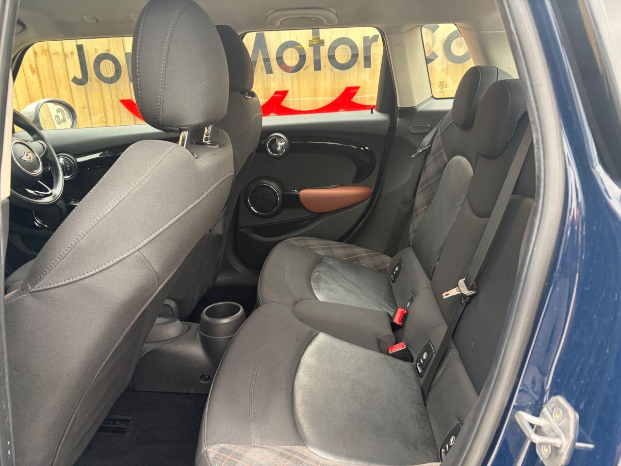 MINI Hatch view 24