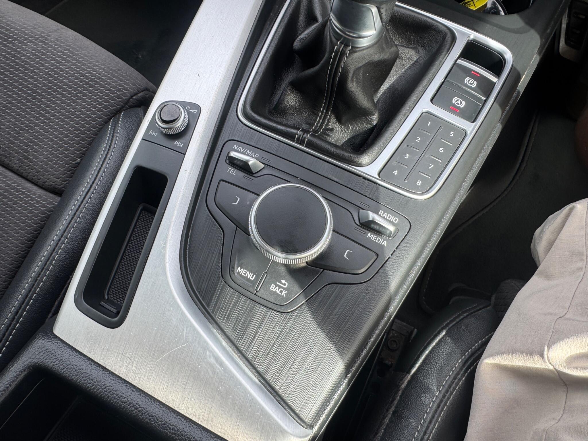 Audi A4 view 24