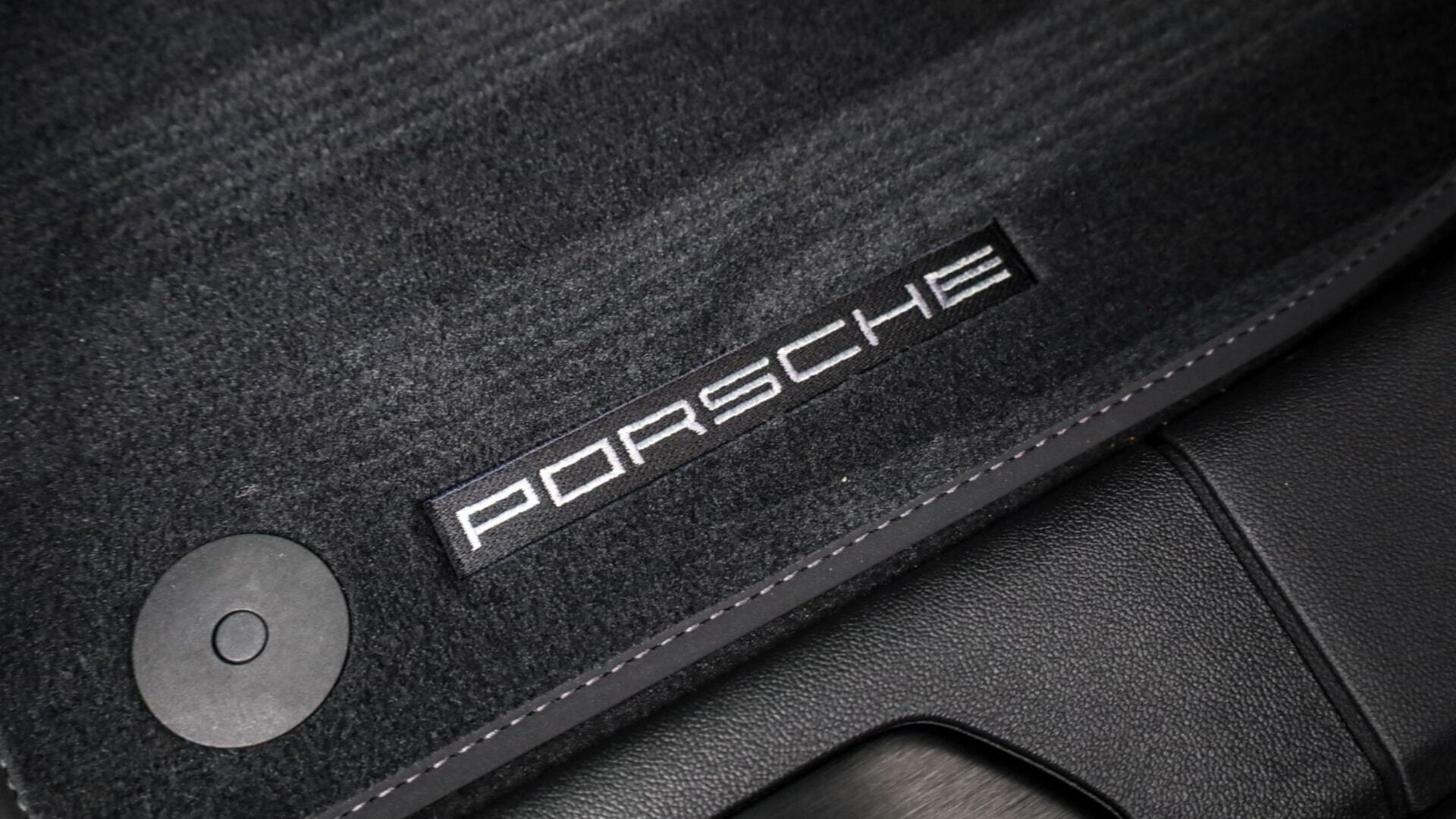 Porsche Cayenne view 30