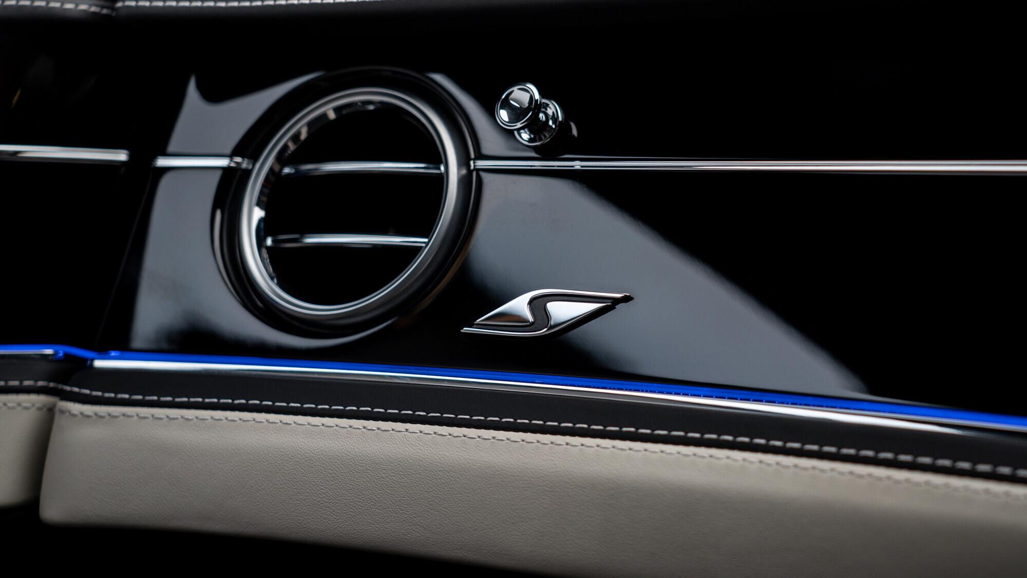 Bentley Flying Spur view 62