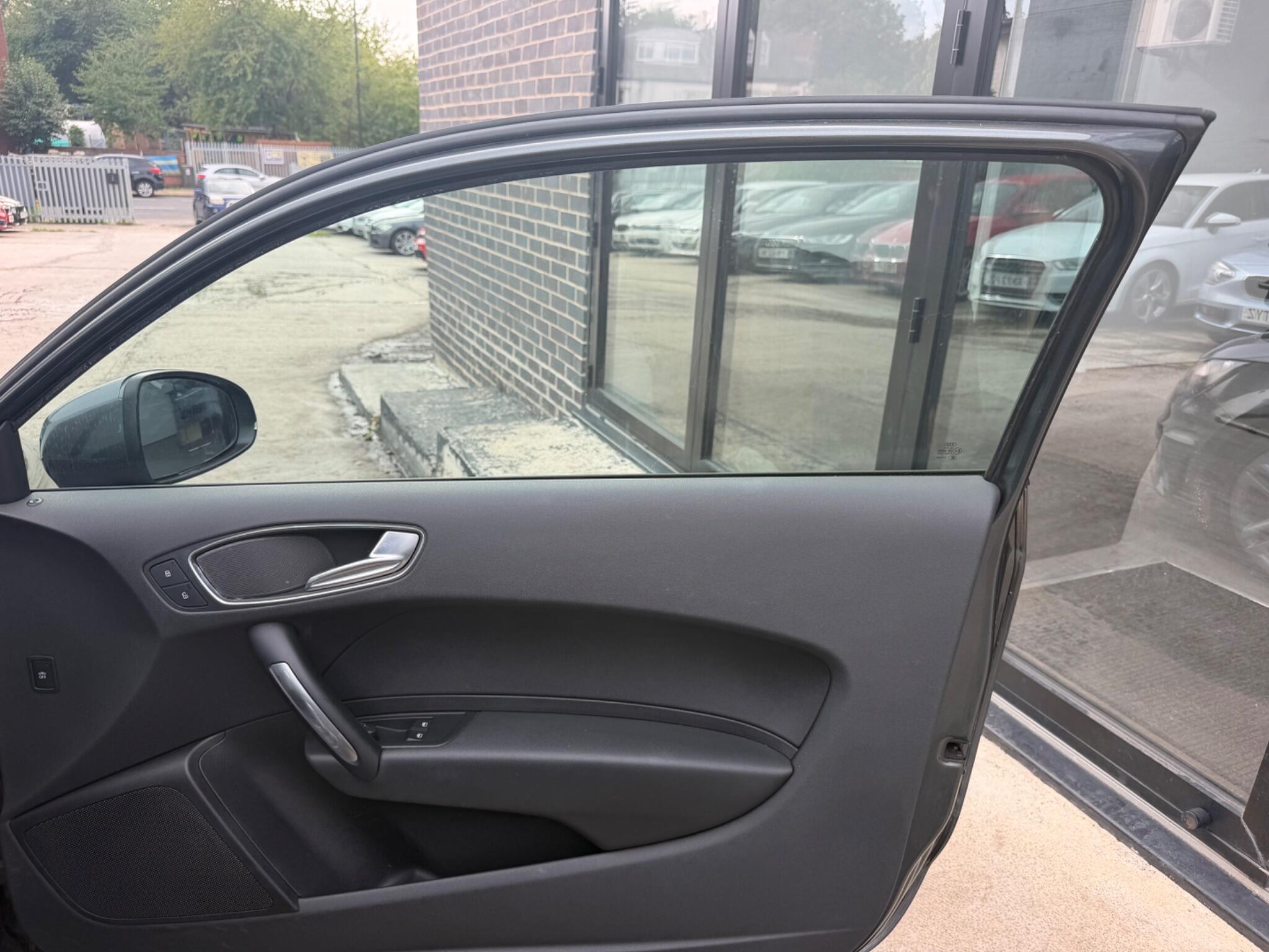 Audi A1 view 9