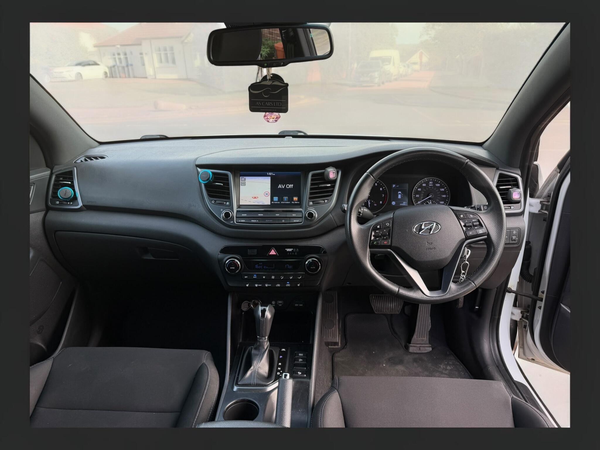 Hyundai Tucson view 3