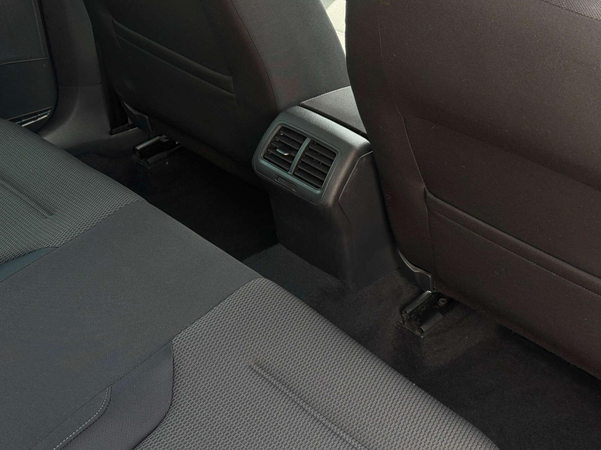 Volkswagen Golf view 27
