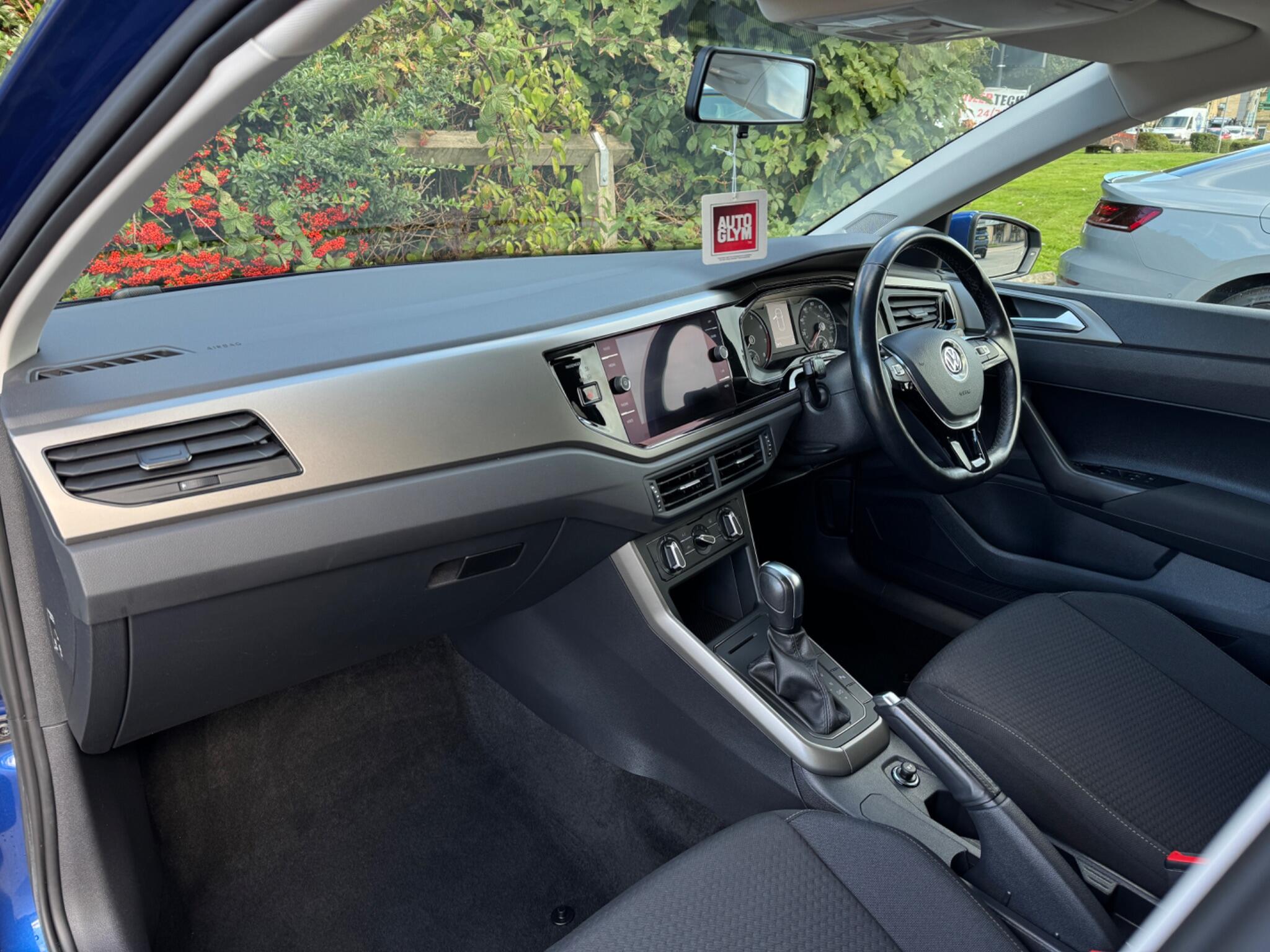 Volkswagen Polo view 17