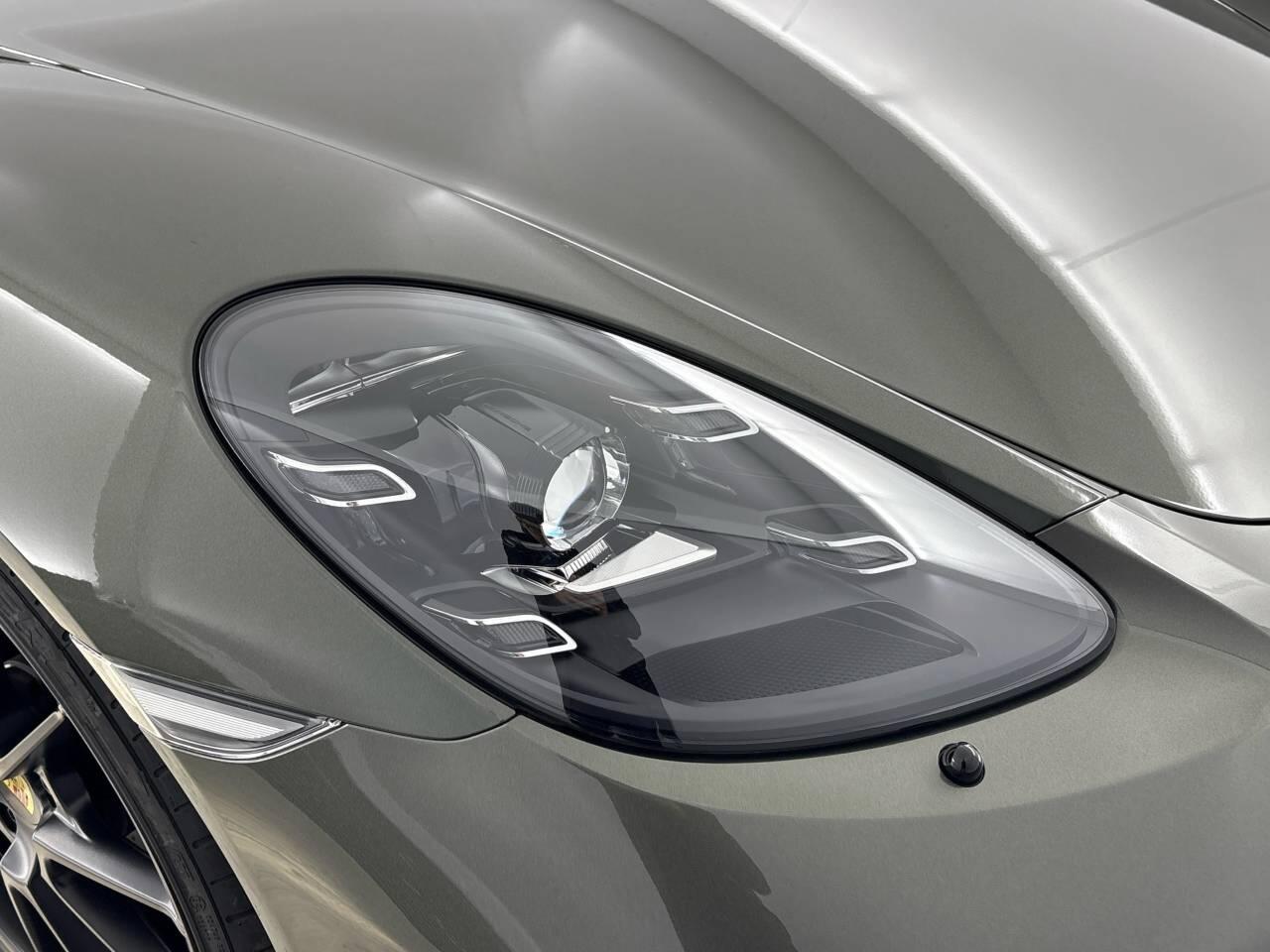 Porsche Cayman view 10