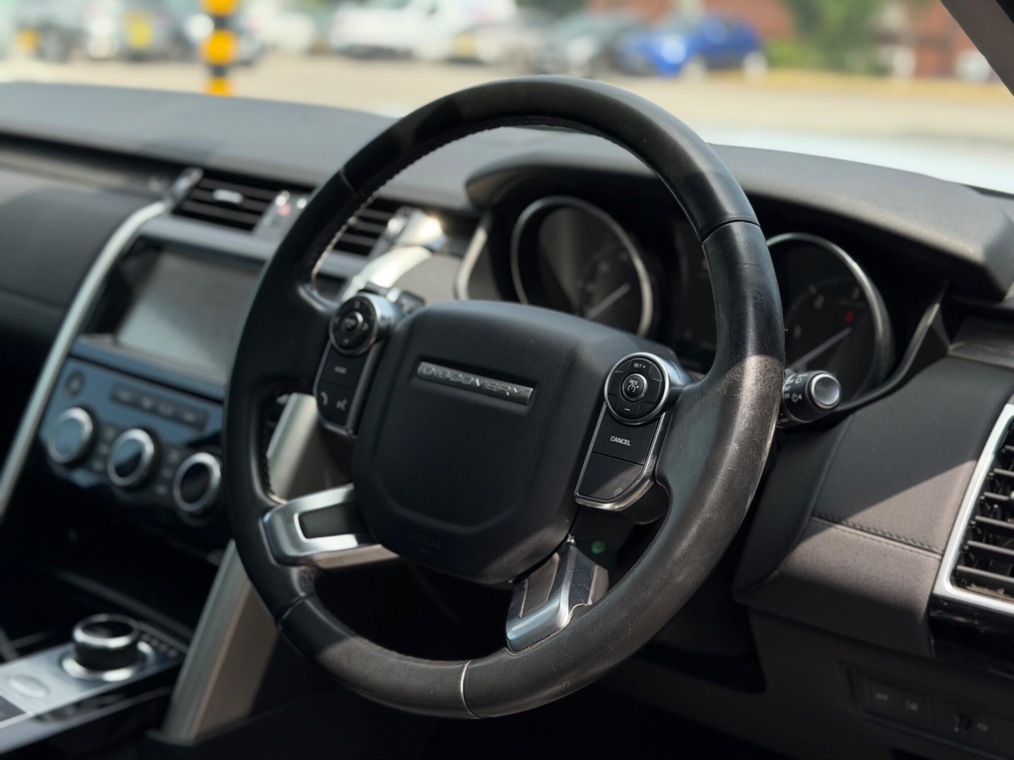 Land Rover Discovery view 33