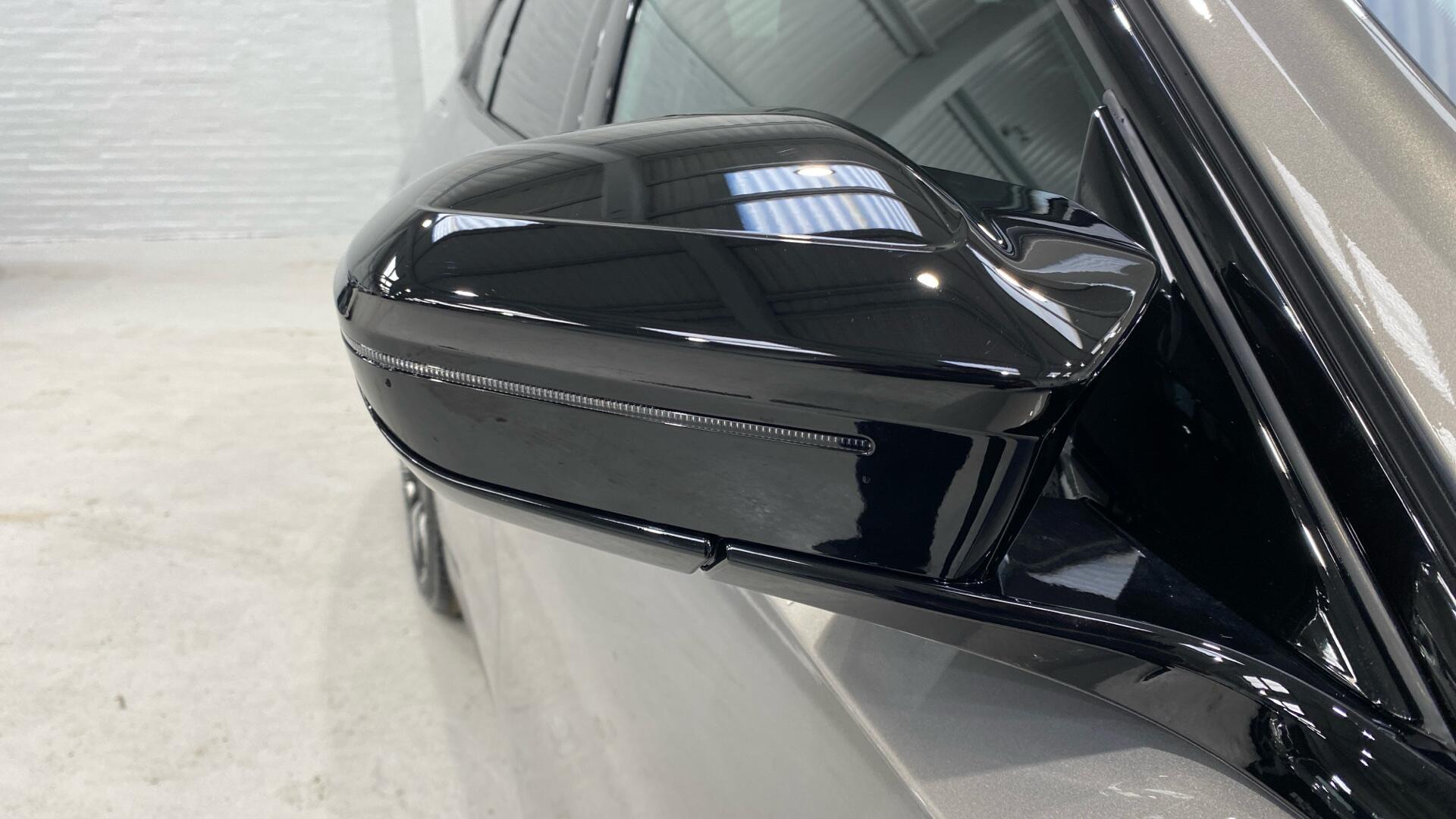 BMW i5 view 24