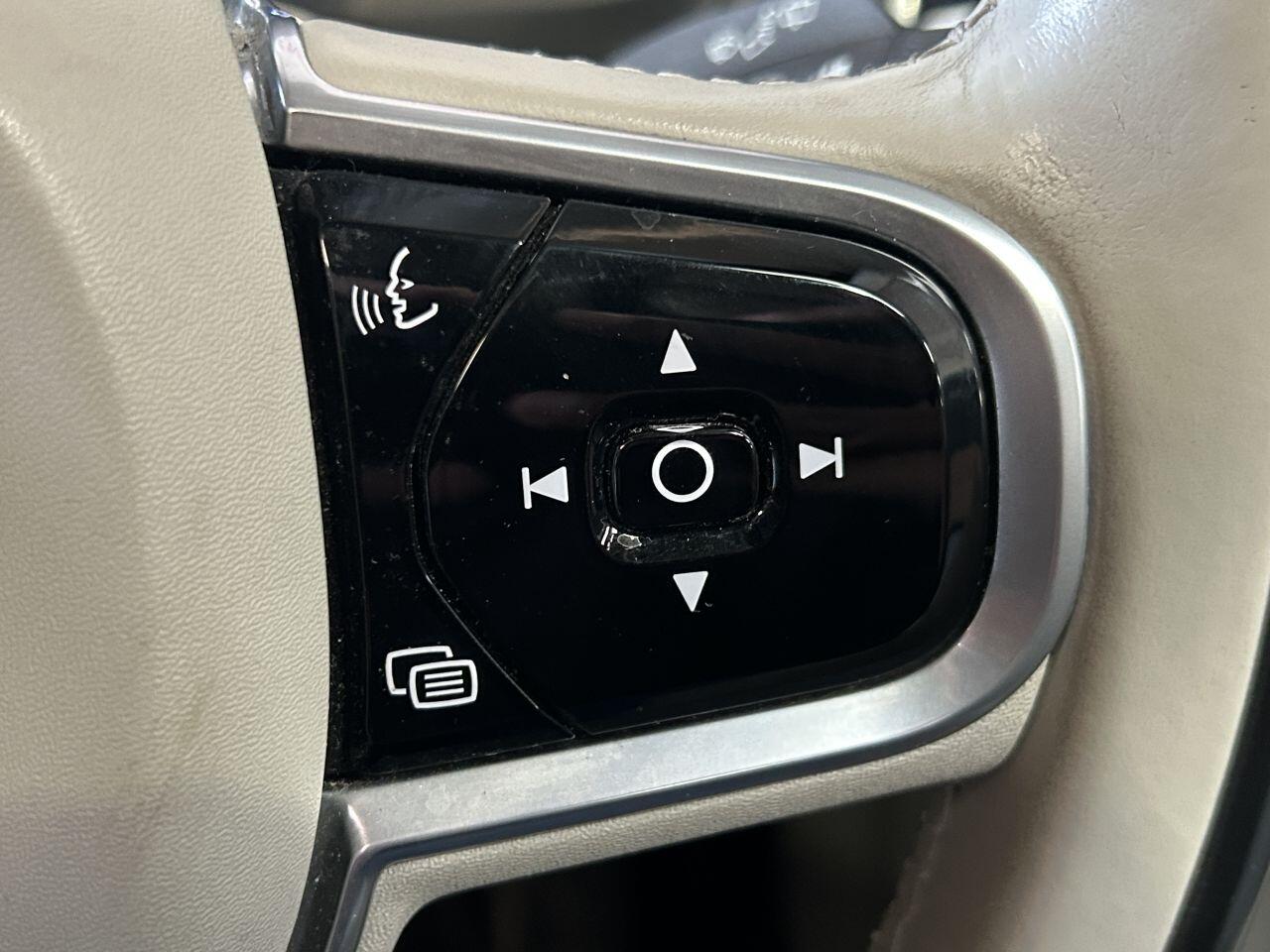 Volvo XC90 view 41