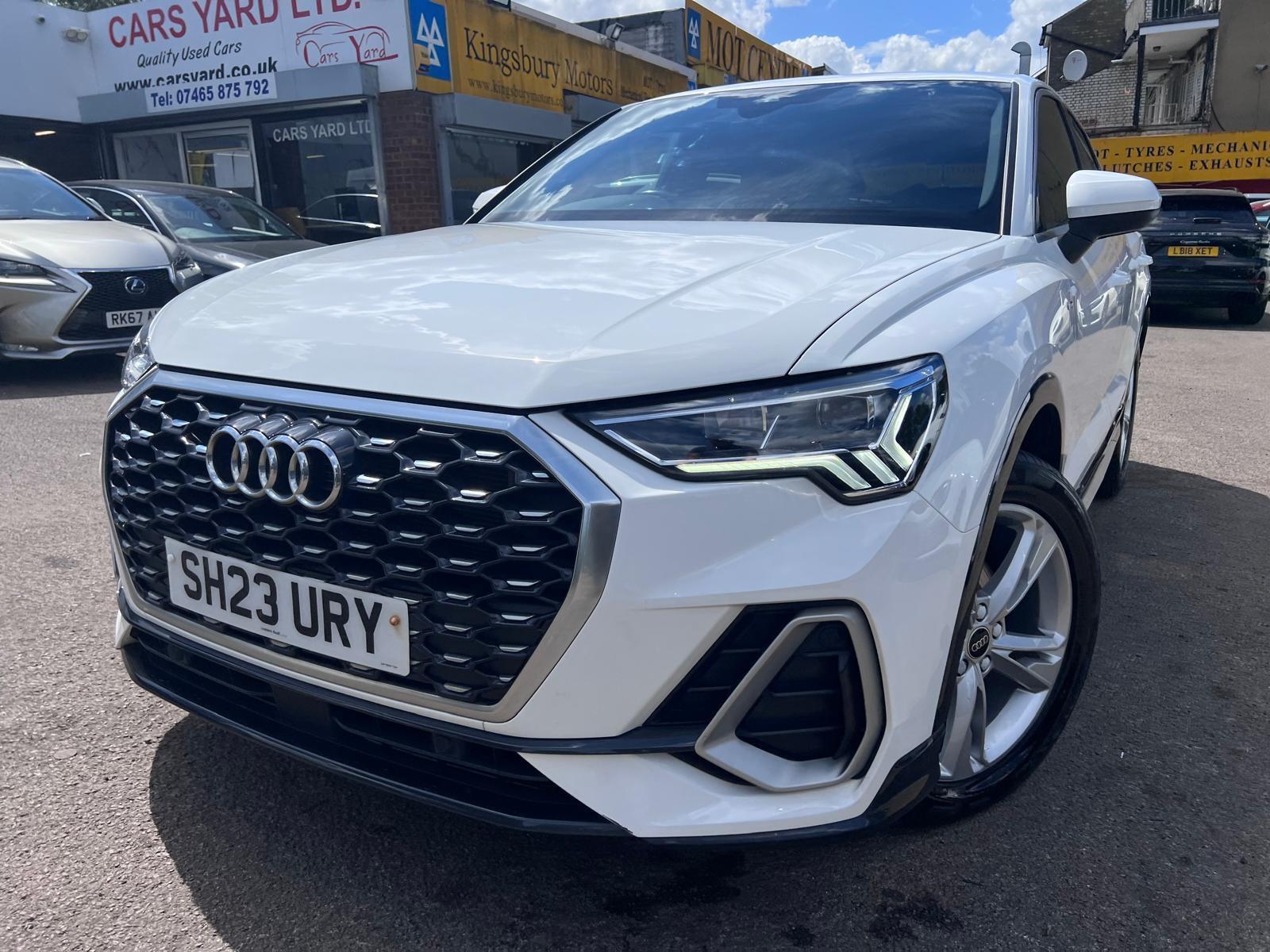 Audi Q3 view 8