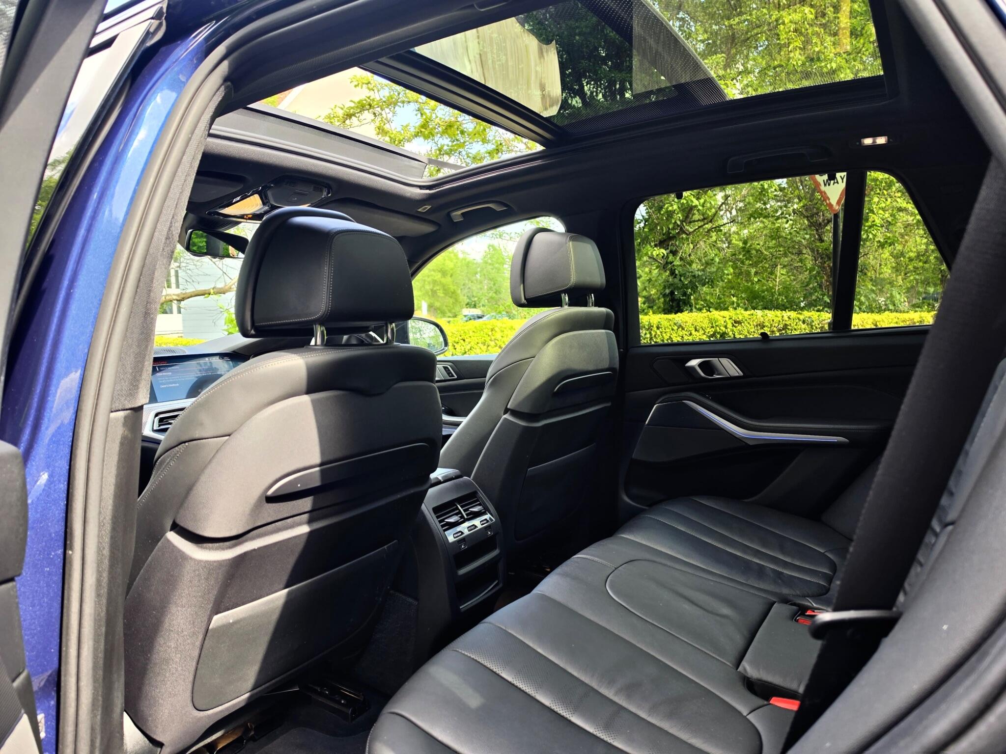 BMW X5 view 10