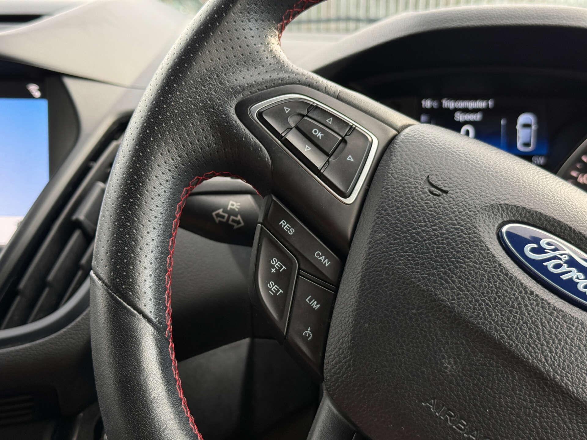 Ford Kuga view 50