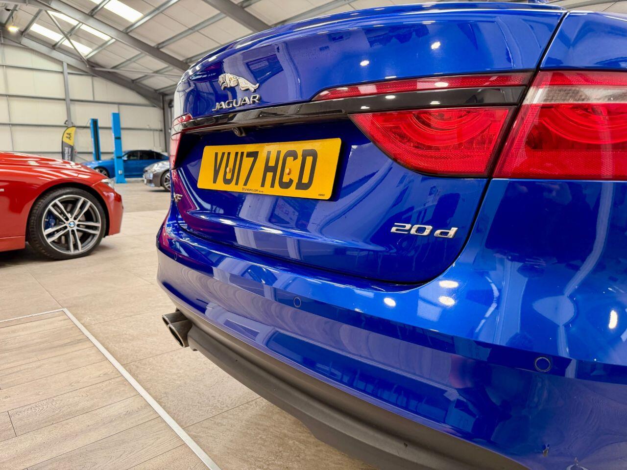 Jaguar XF view 27