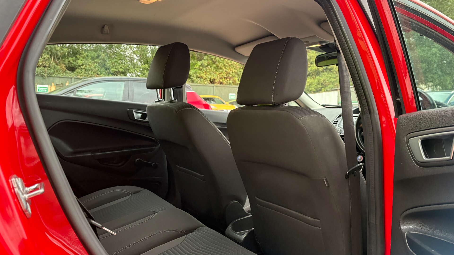 Ford Fiesta view 9