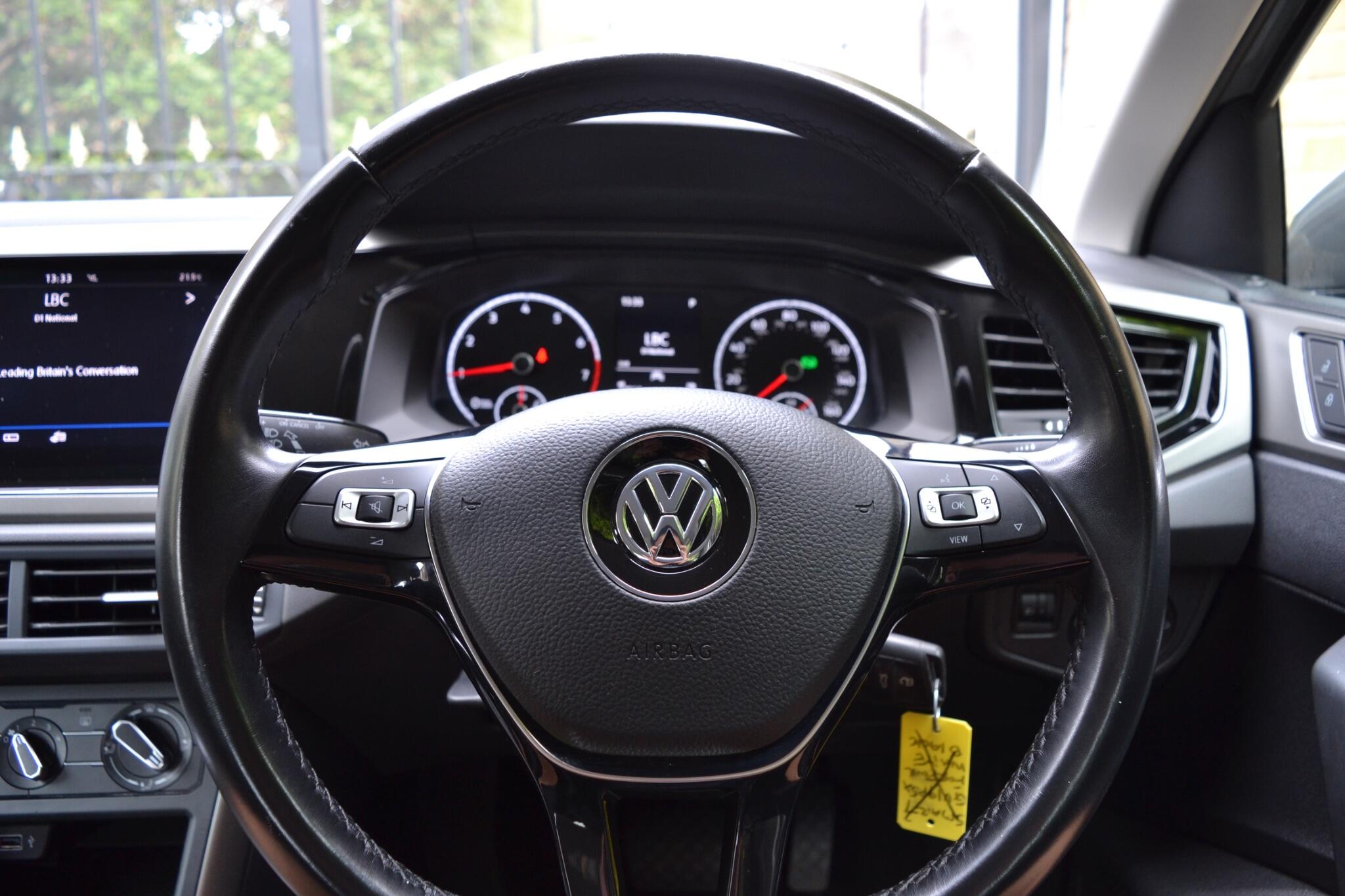 Volkswagen Polo view 6
