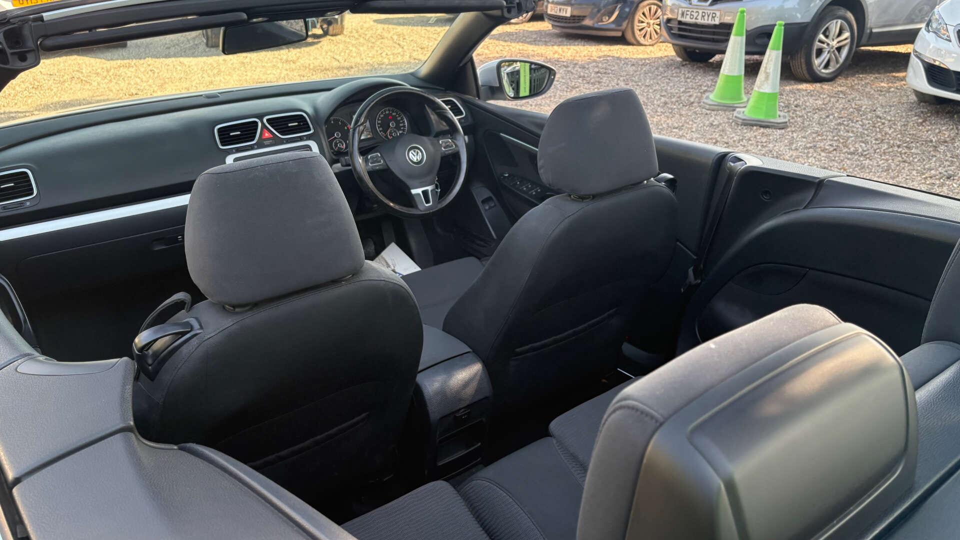 Volkswagen Eos view 12