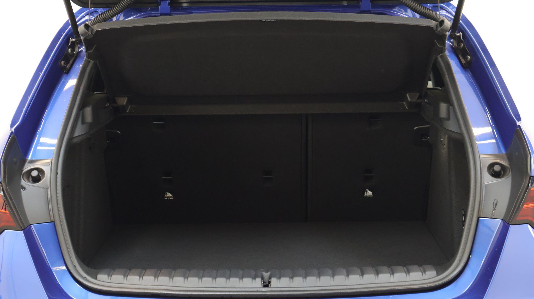 BMW 1 Series view 11