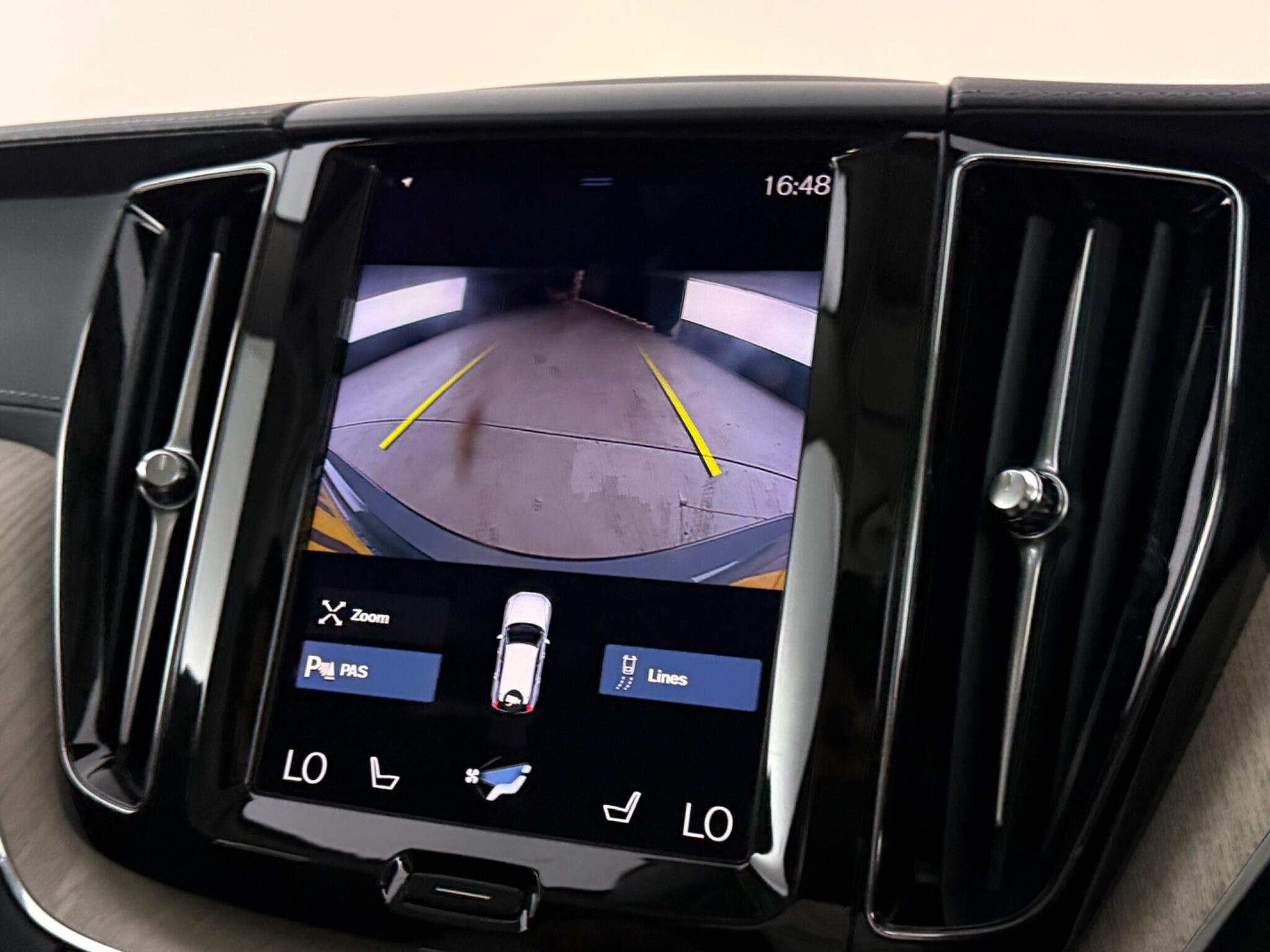 Volvo XC60 view 28