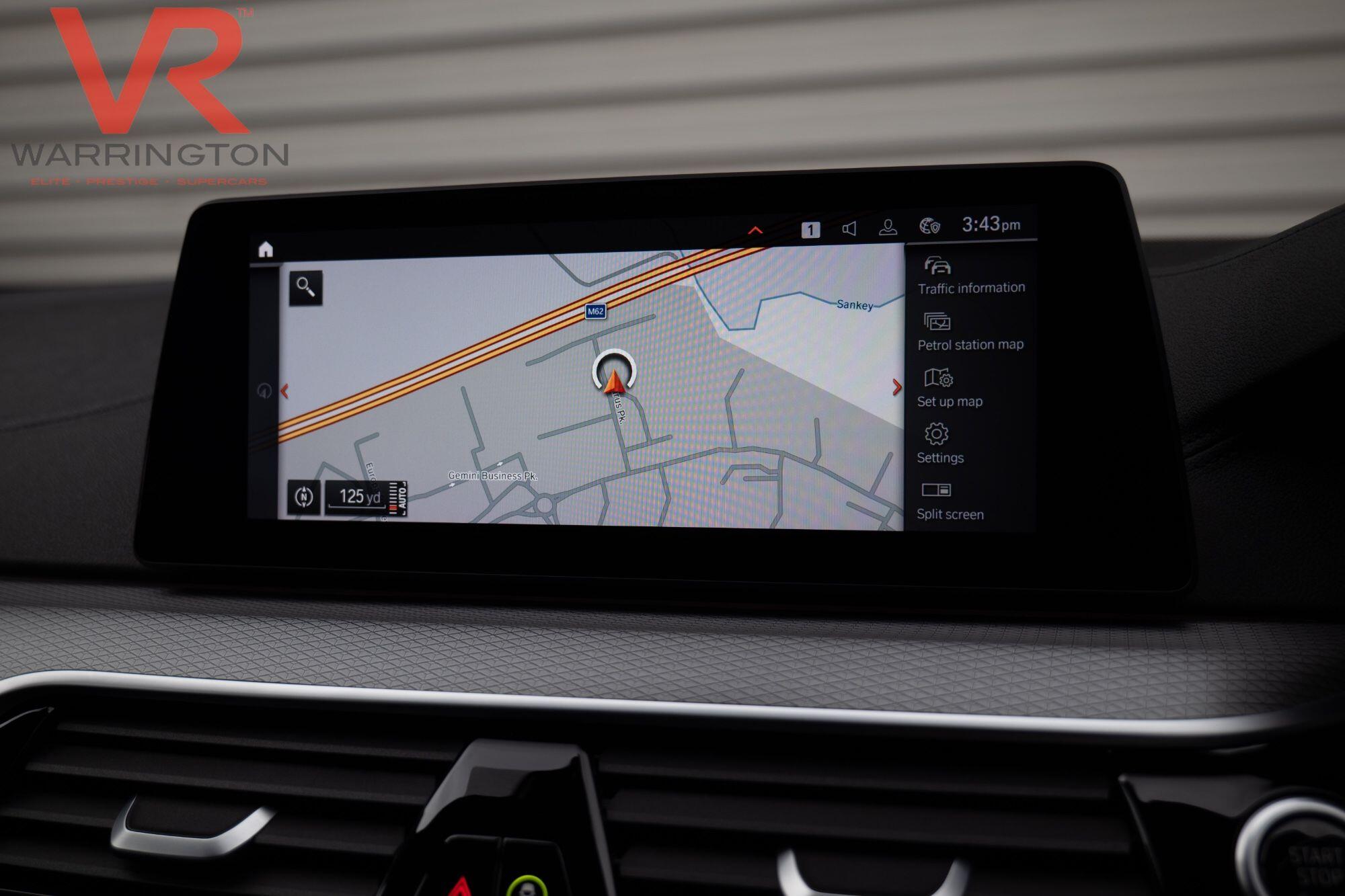BMW 5 Series view 31
