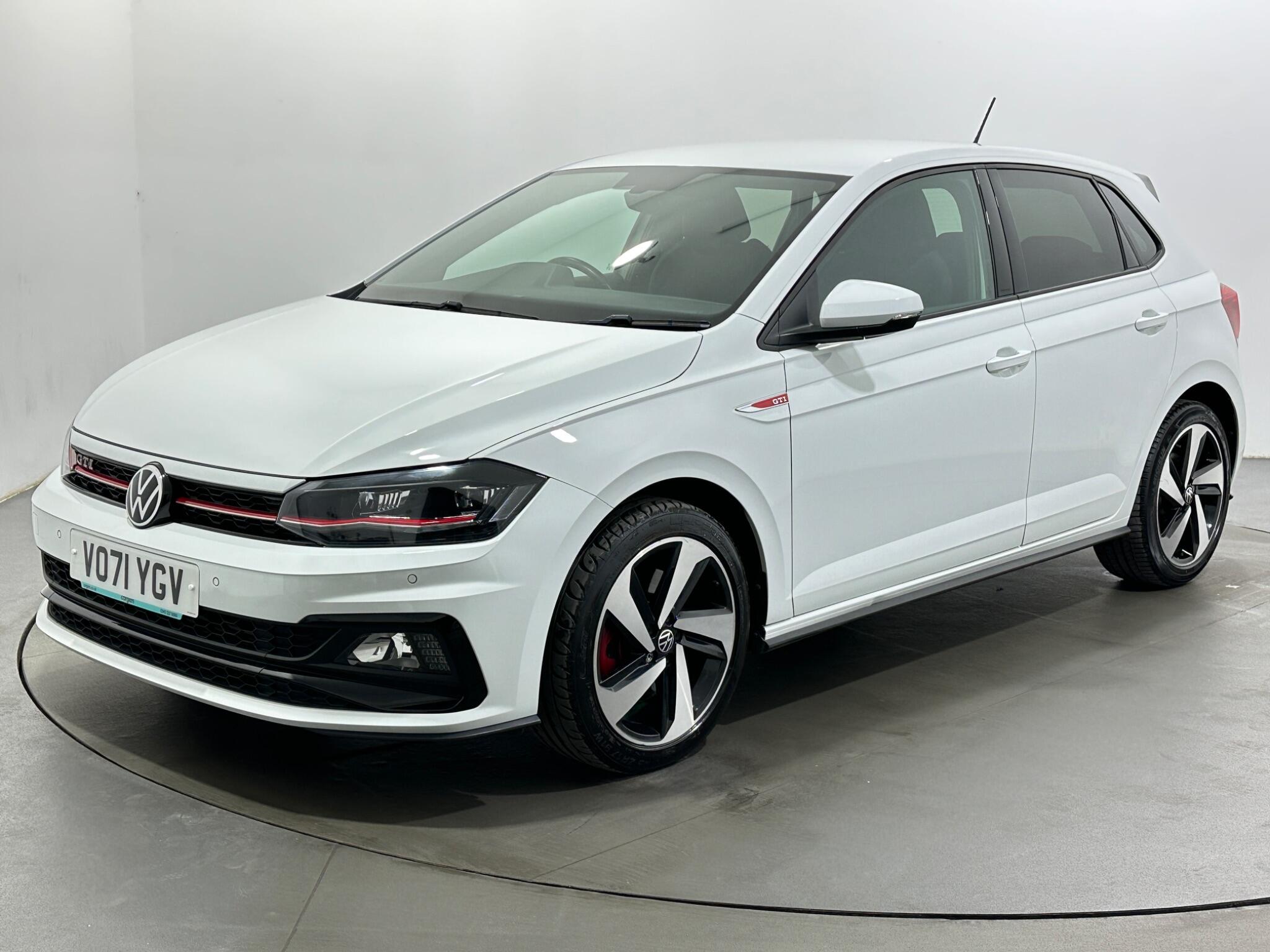 Volkswagen Polo view 4