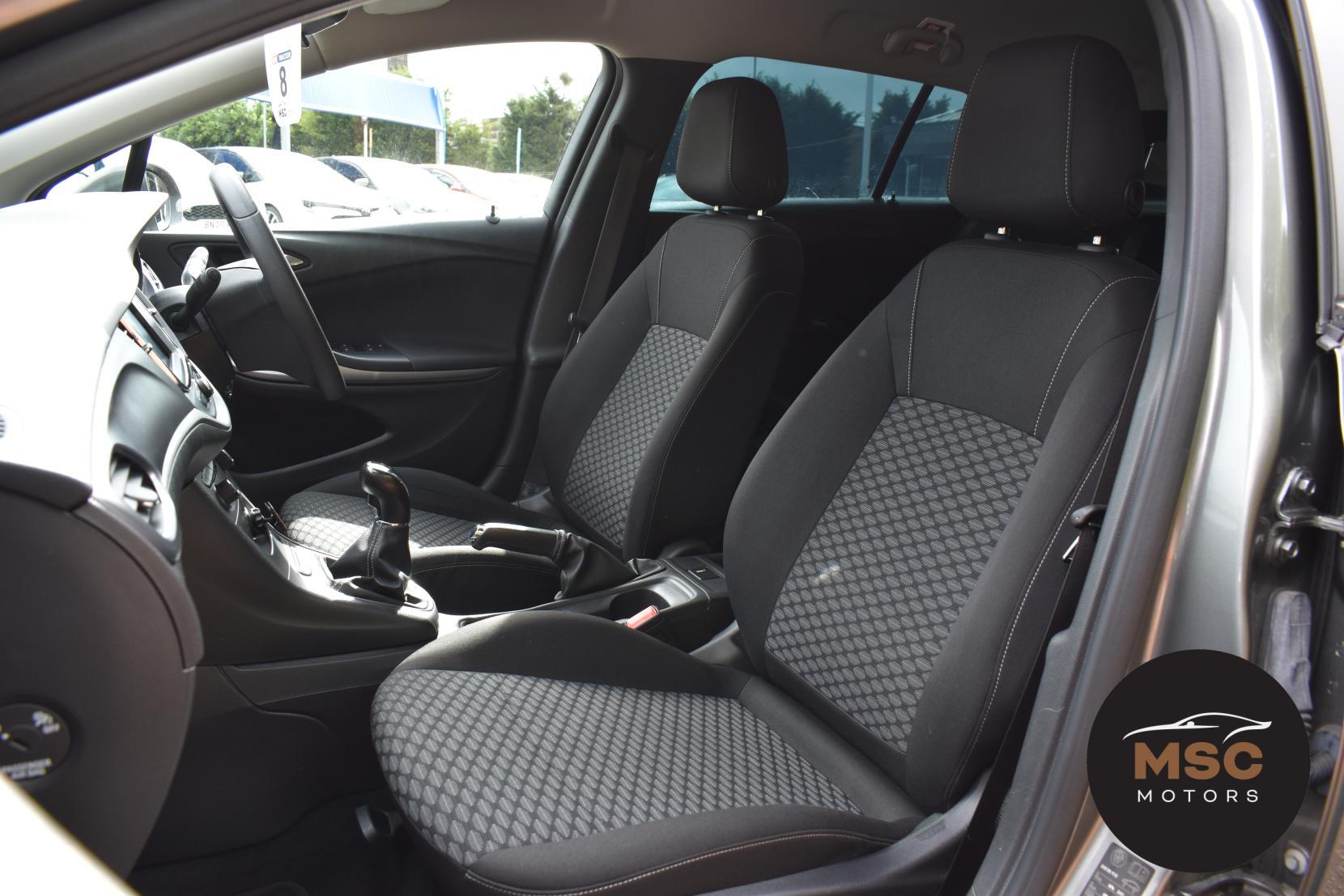 Vauxhall Astra view 34