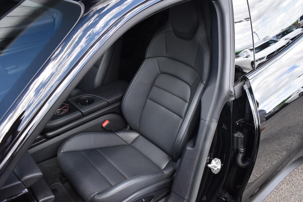 Porsche Taycan view 40
