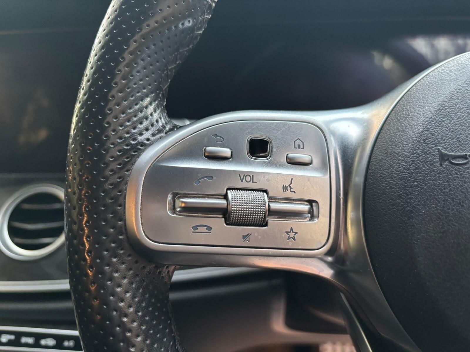 Mercedes-Benz E-Class view 21
