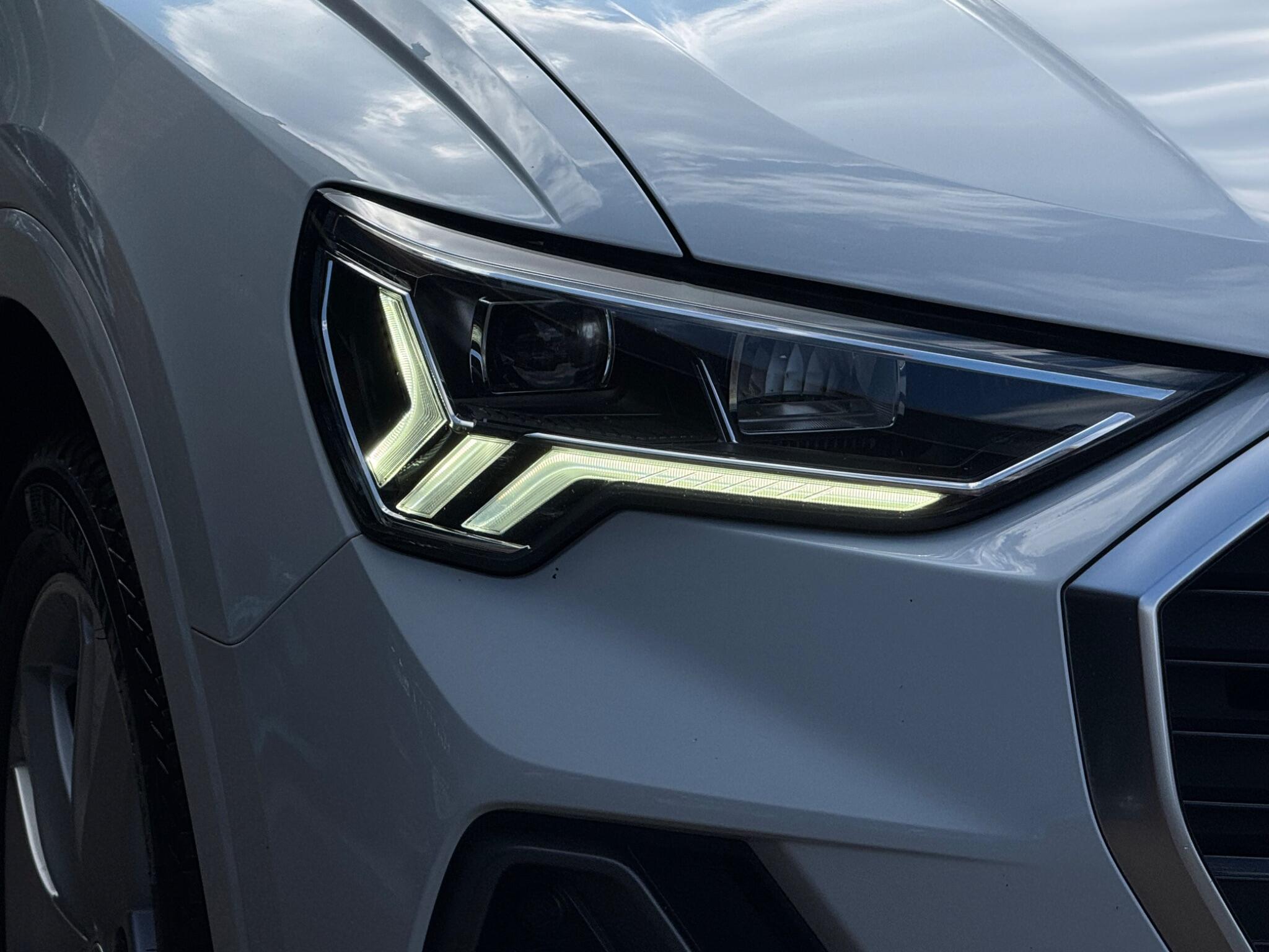 Audi Q3 view 41