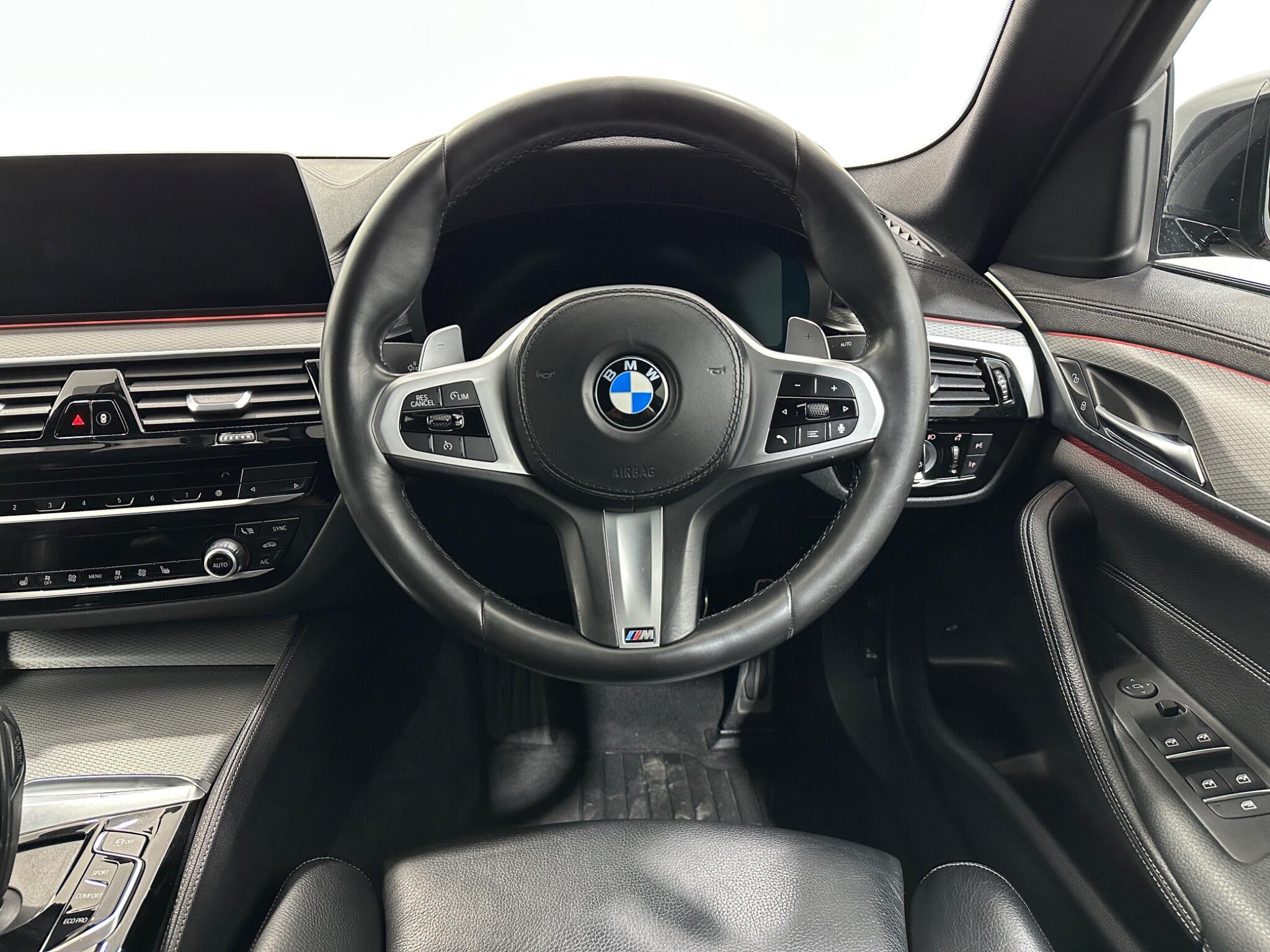 BMW 5 Series view 13