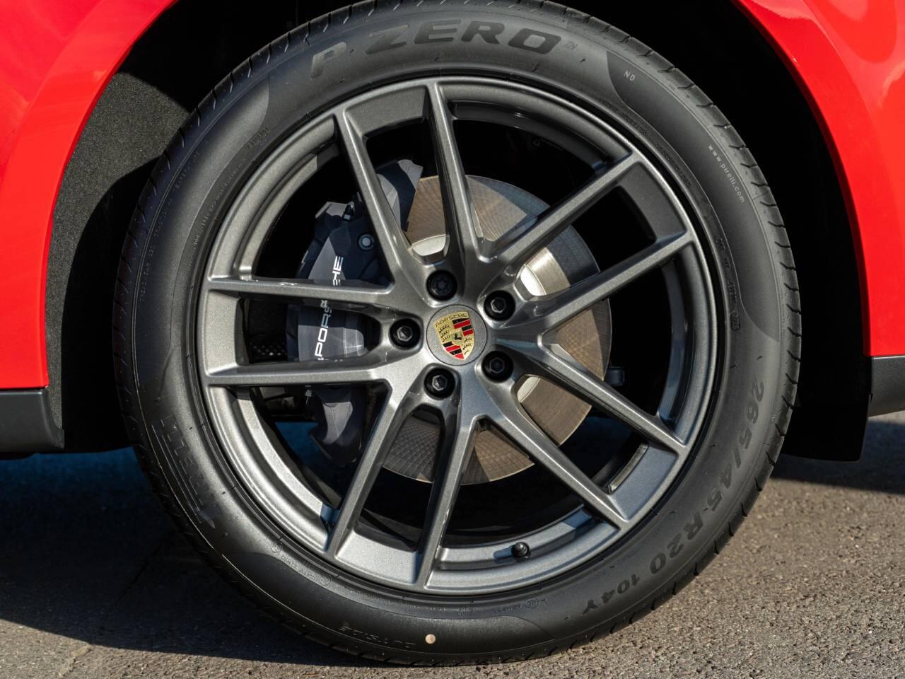 Porsche Macan view 65