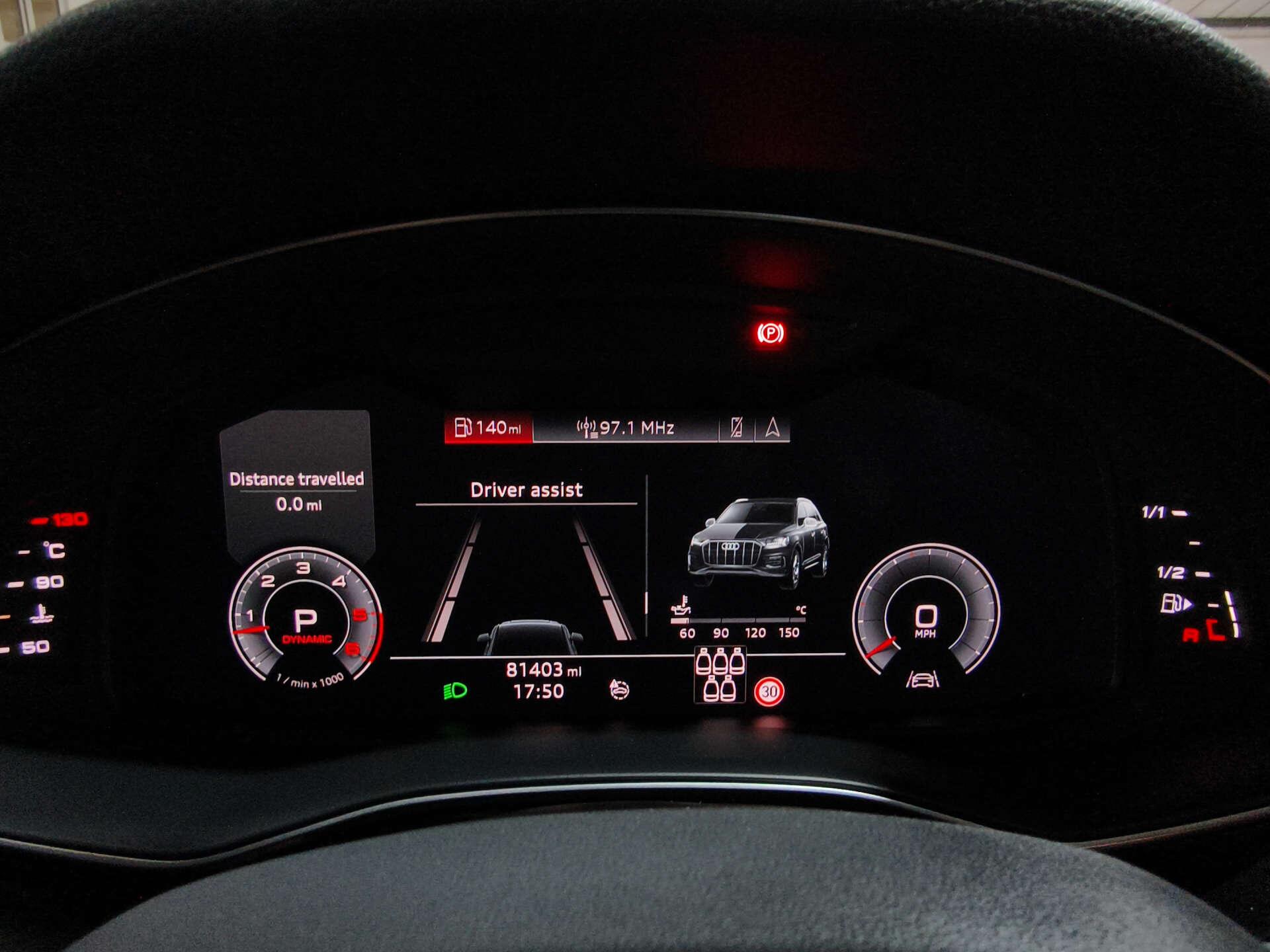 Audi Q7 view 30